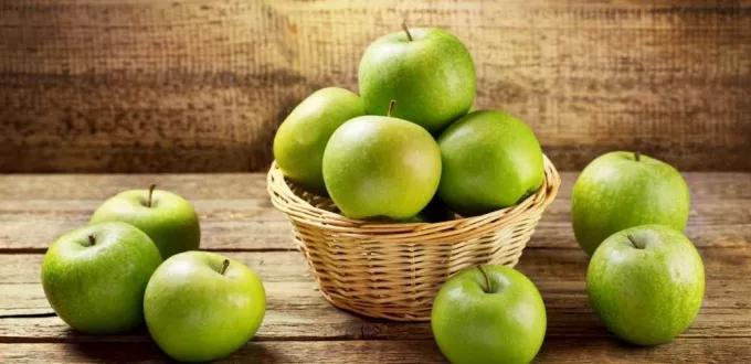 ما هي فوائد التفاح الأخضر للصحة وللبشرة والشعر؟