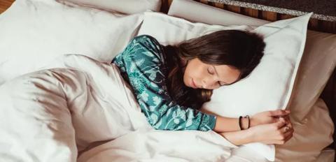 6 أشياء تساعد على النوم