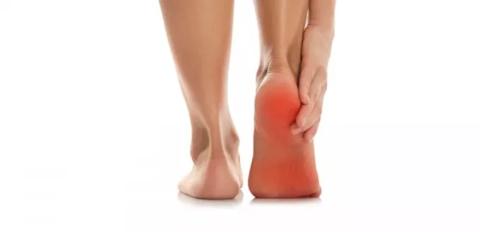 كيفية علاج ألم باطن القدم بالطرق الطبيعية