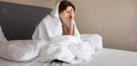 هل تؤثر قلة النوم على صحة البشرة؟