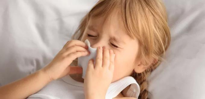 أسباب نزلة البرد عند الأطفال والرضع