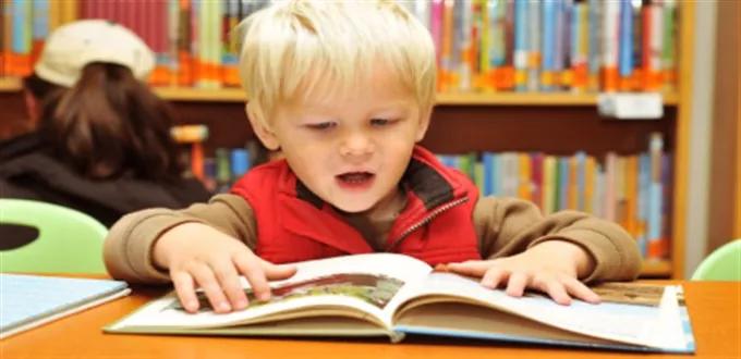 7 فوائد للقراءة للطفل والغناء للرضيع
