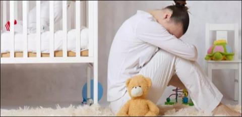 ما الفرق بين اكتئاب بعد الولادة وكآبة الأمومة؟