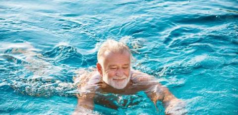 أهمية السباحة لمرضى التهاب المفاصل