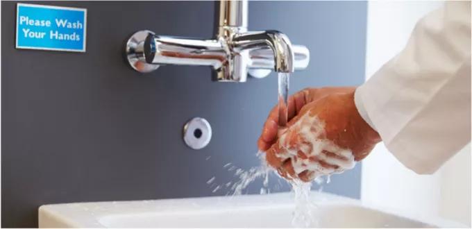 اخطاء تقوم بها عند غسل يديك