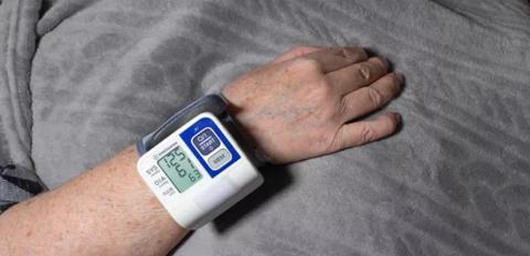 علاقة النوم وارتفاع ضغط الدم